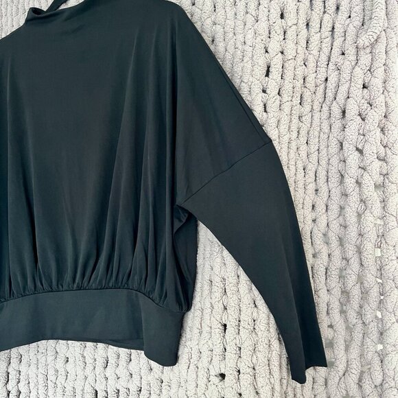 2 Banana Republic Bat Wing Sleeved Tops Black & Carmel Size Medium (NWT) - Picture 16 of 16